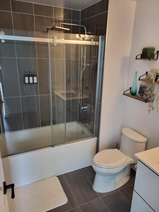 Cozy South View Suite Overlooking The Nature Trail Innisfil Екстер'єр фото