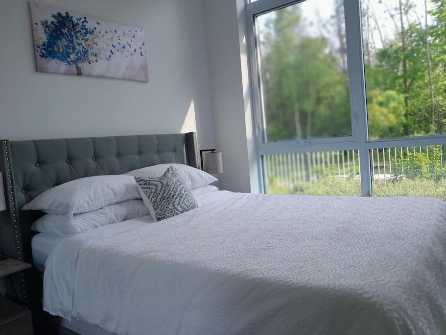 Cozy South View Suite Overlooking The Nature Trail Innisfil Екстер'єр фото