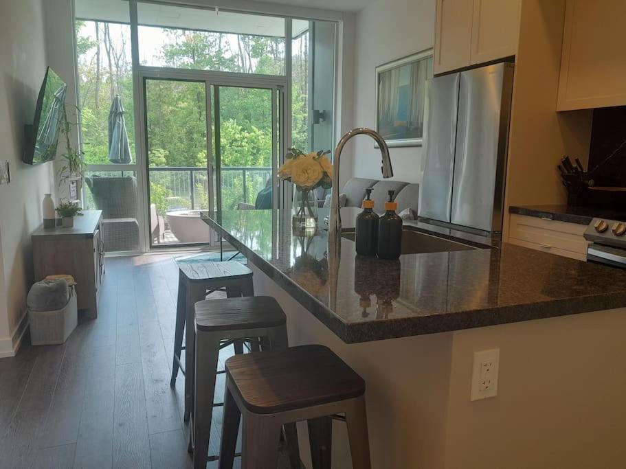 Cozy South View Suite Overlooking The Nature Trail Innisfil Екстер'єр фото