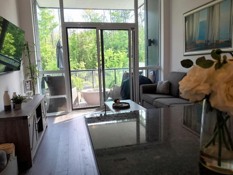 Cozy South View Suite Overlooking The Nature Trail Innisfil Екстер'єр фото